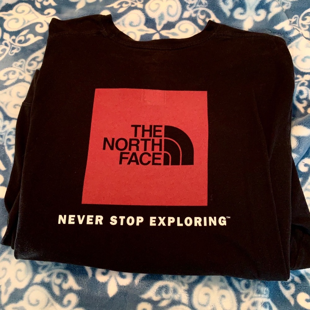 Men’s XL North Face shirt
